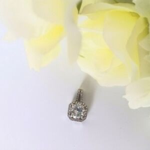 Dee Berkeley 925 Sterling Silver Round Cut Cubic Zirconia Pendant